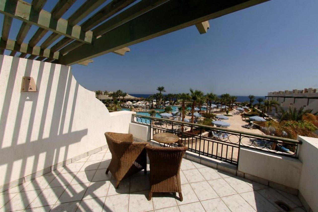 Safir Sharm Waterfalls Resort Buitenkant foto A balcony