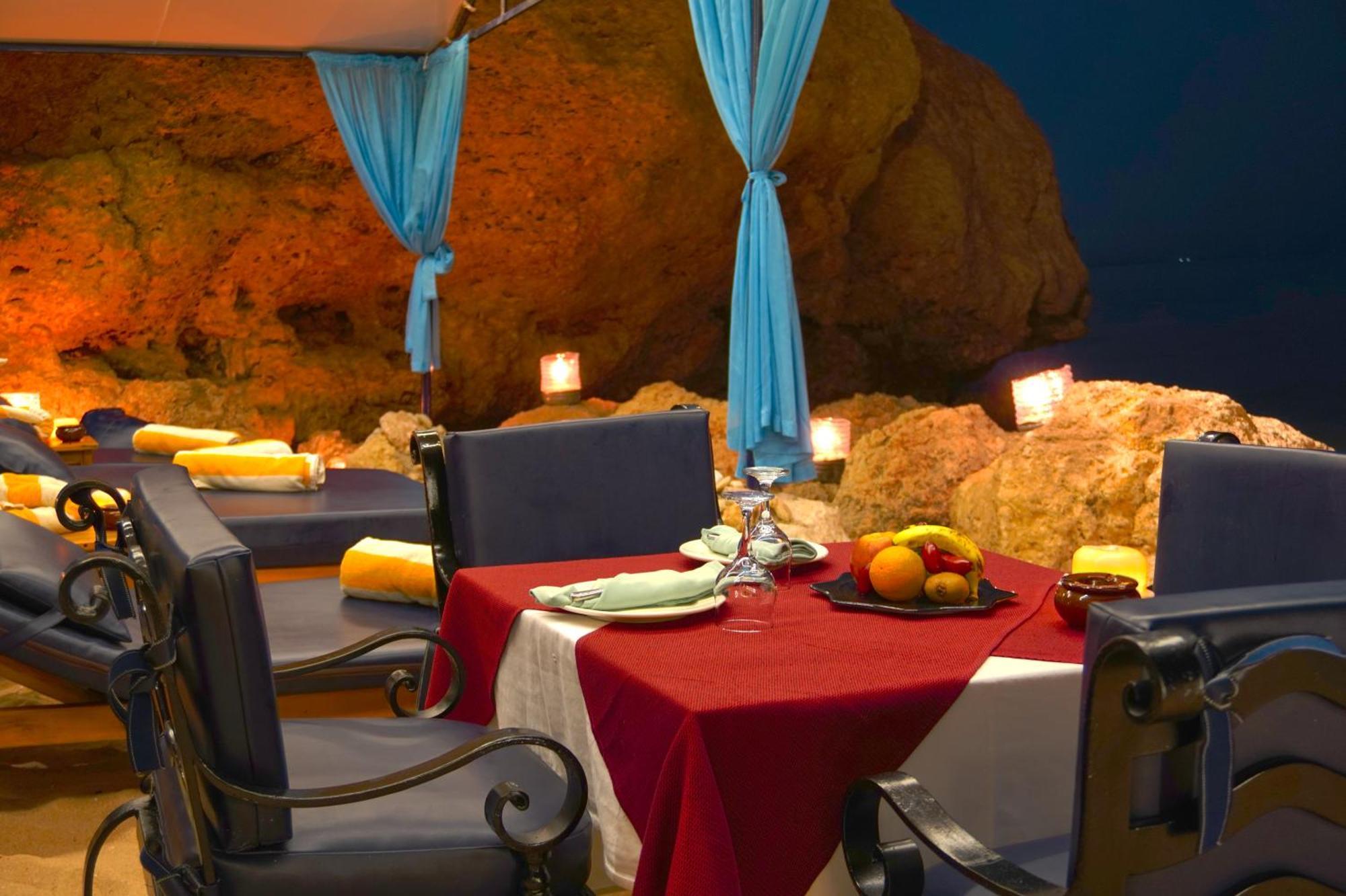Safir Sharm Waterfalls Resort Buitenkant foto The Cave Restaurant