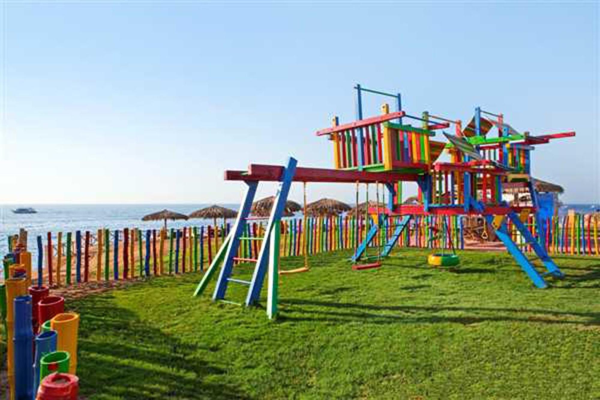 Safir Sharm Waterfalls Resort Faciliteiten foto Playground in Varvarovski Beach